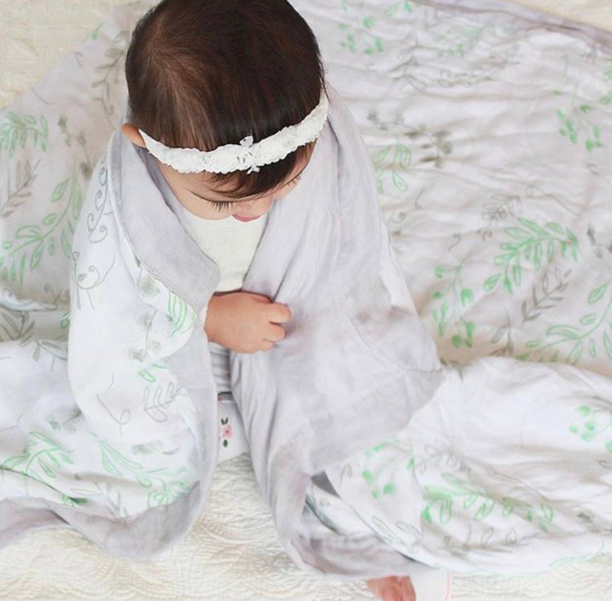 Lush Linen Lull Blanket: Organic Cotton and Rayon Bamboo (Green Ivy Vines)